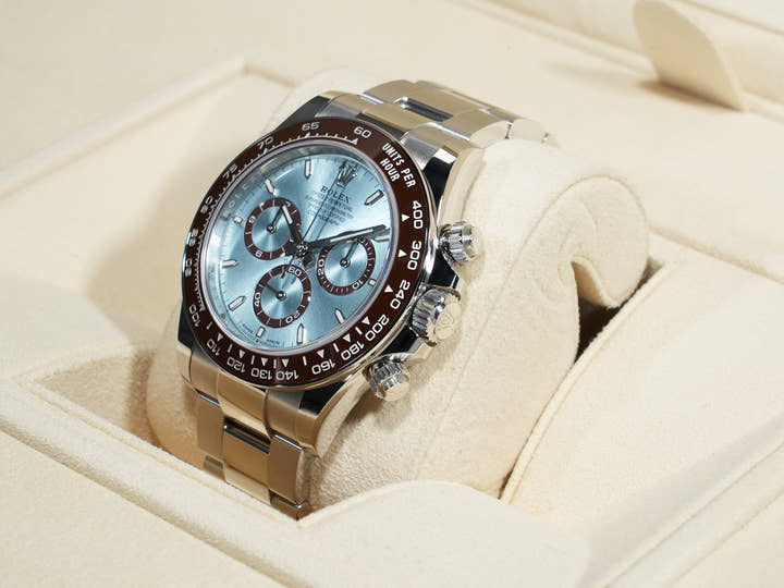 ロレックス デイトナ Ref.126506 プラチナ アイスブルー文字盤 未使用 axe3k3bp