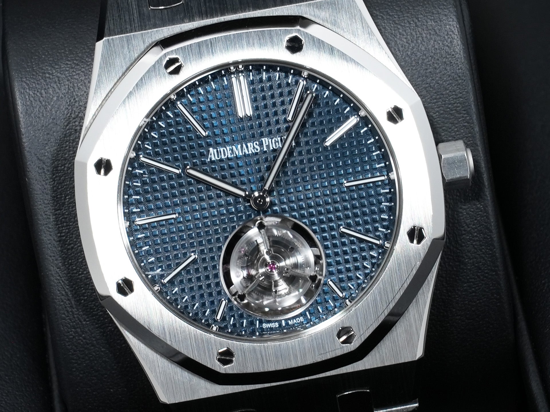 オーデマピゲ ロイヤルオーク フライング トゥールビヨン エクストラ シン (RD#3) Ref.26670ST.OO.1240ST.02 ステンレススチール ブルー文字盤 美中古 rdbdtcxx