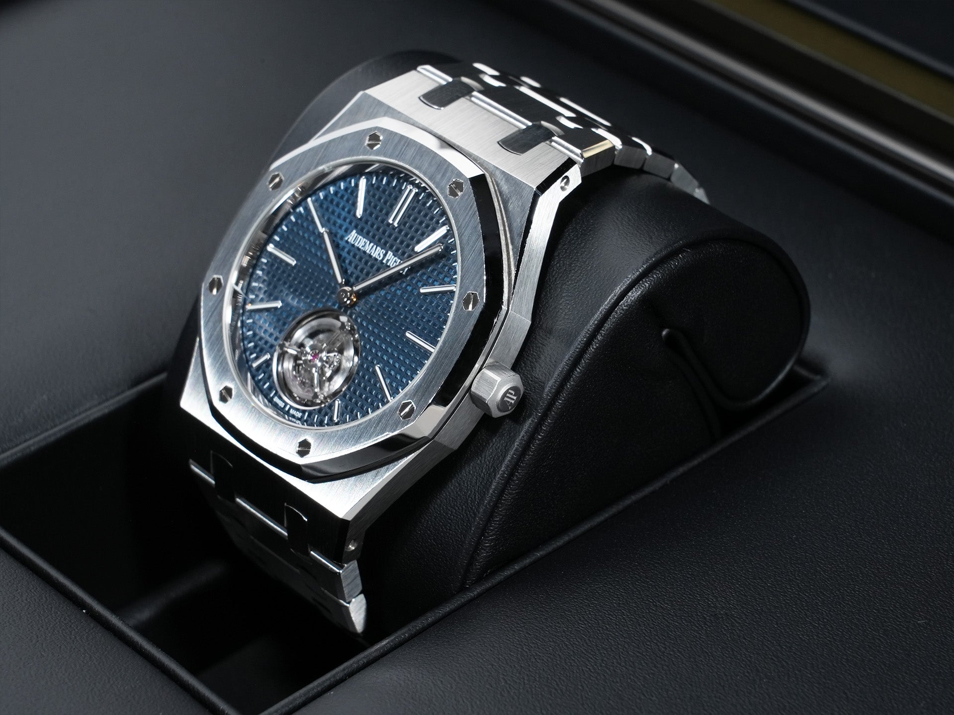 オーデマピゲ ロイヤルオーク フライング トゥールビヨン エクストラ シン (RD#3) Ref.26670ST.OO.1240ST.02 ステンレススチール ブルー文字盤 美中古 rdbdtcxx