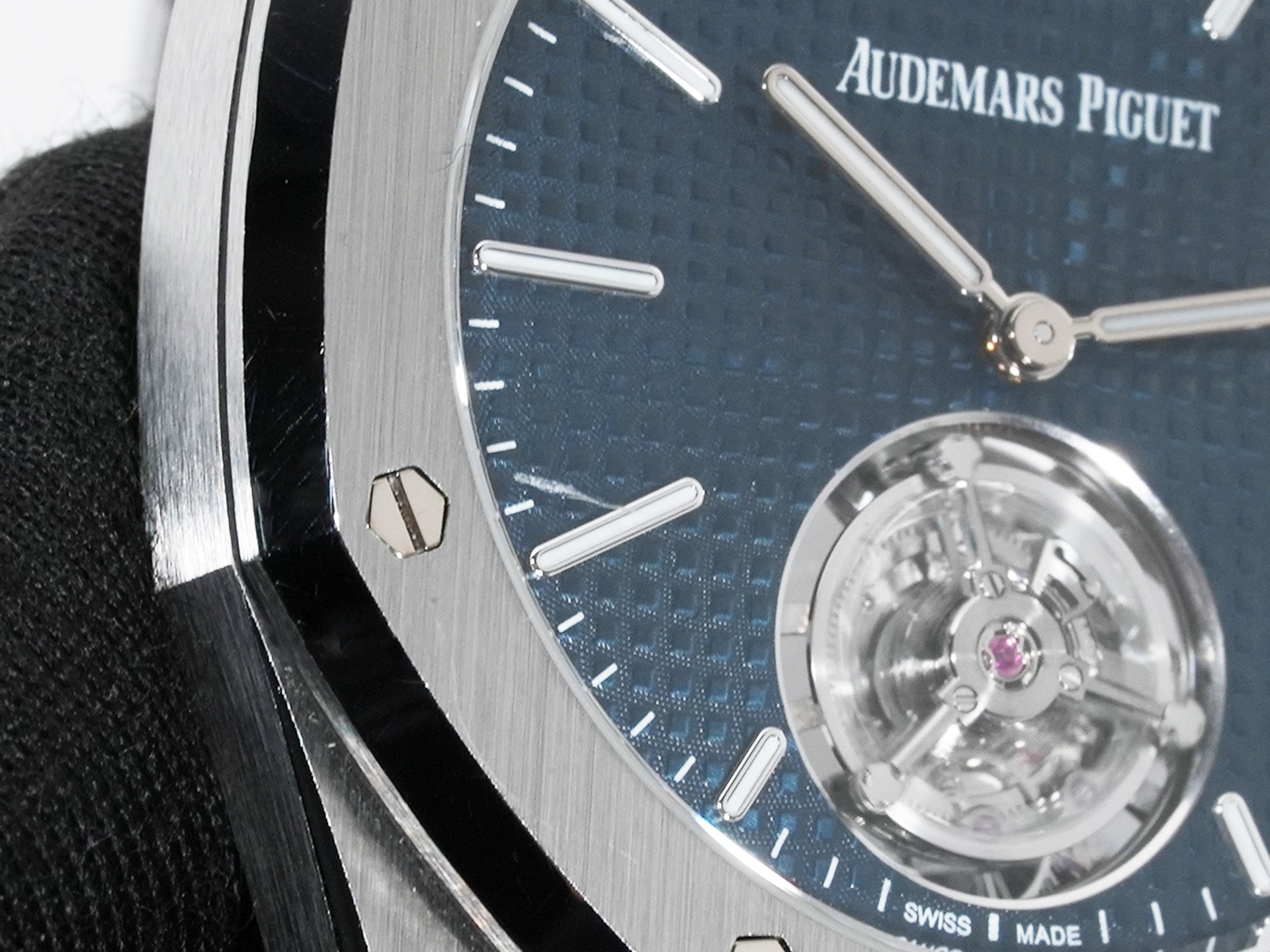 オーデマピゲ ロイヤルオーク フライング トゥールビヨン エクストラ シン (RD#3) Ref.26670ST.OO.1240ST.02 ステンレススチール ブルー文字盤 美中古 rdbdtcxx