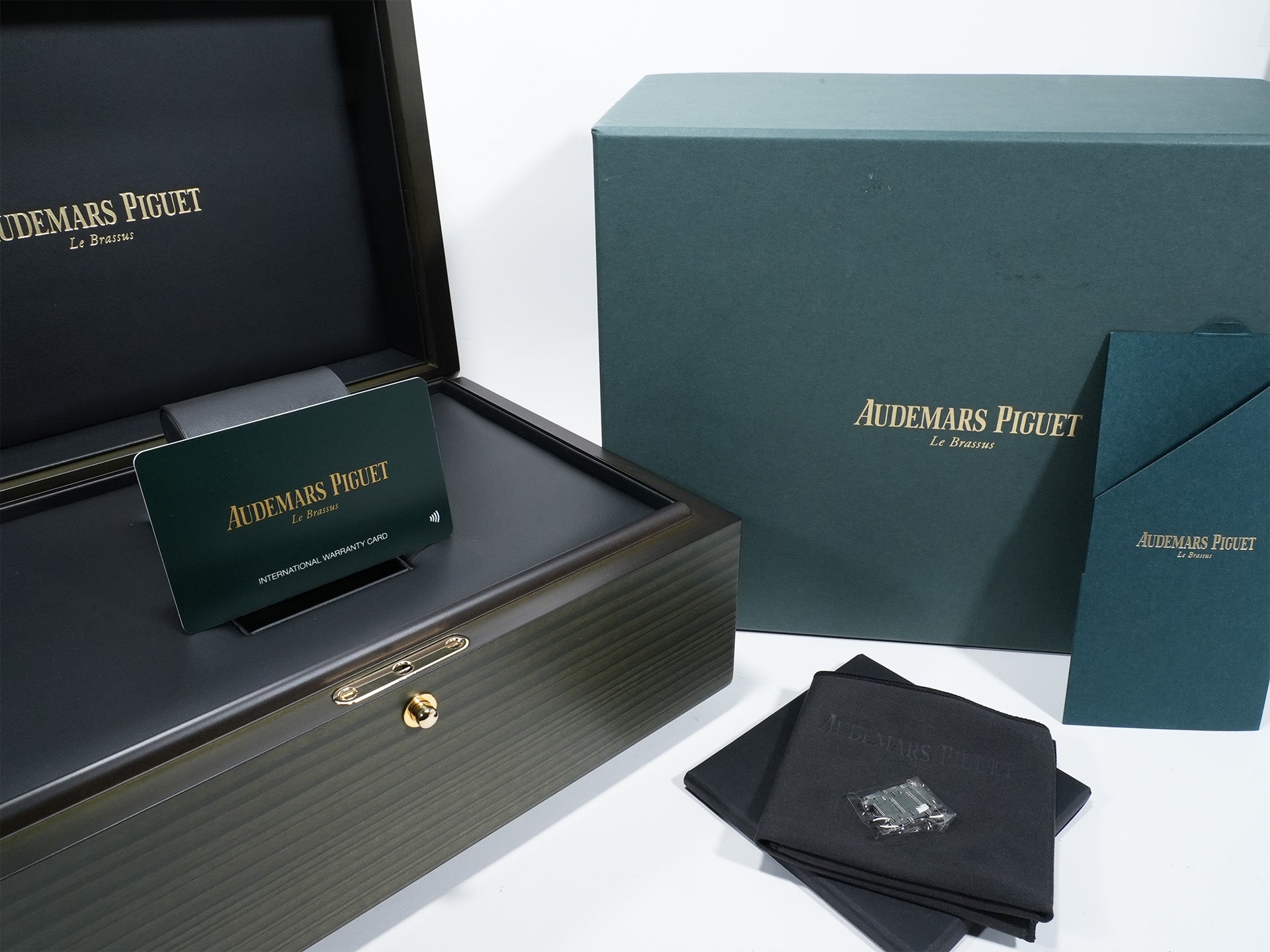 オーデマピゲ ロイヤルオーク フライング トゥールビヨン エクストラ シン (RD#3) Ref.26670ST.OO.1240ST.02 ステンレススチール ブルー文字盤 美中古 rdbdtcxx