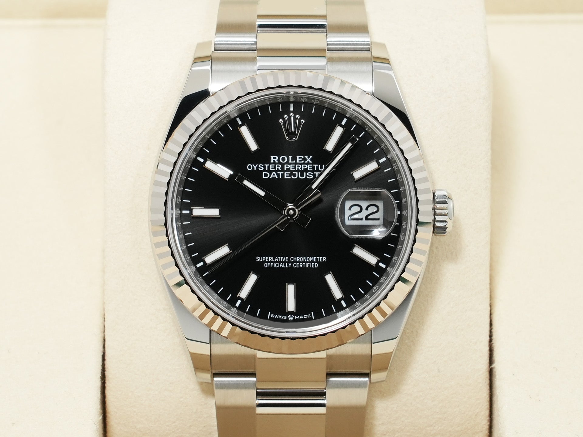 ロレックス デイトジャスト36 Ref.126234 ステンレススチール/ホワイトゴールド ブラック文字盤 オイスターブレスレット 極美品 oa8b8jg6
