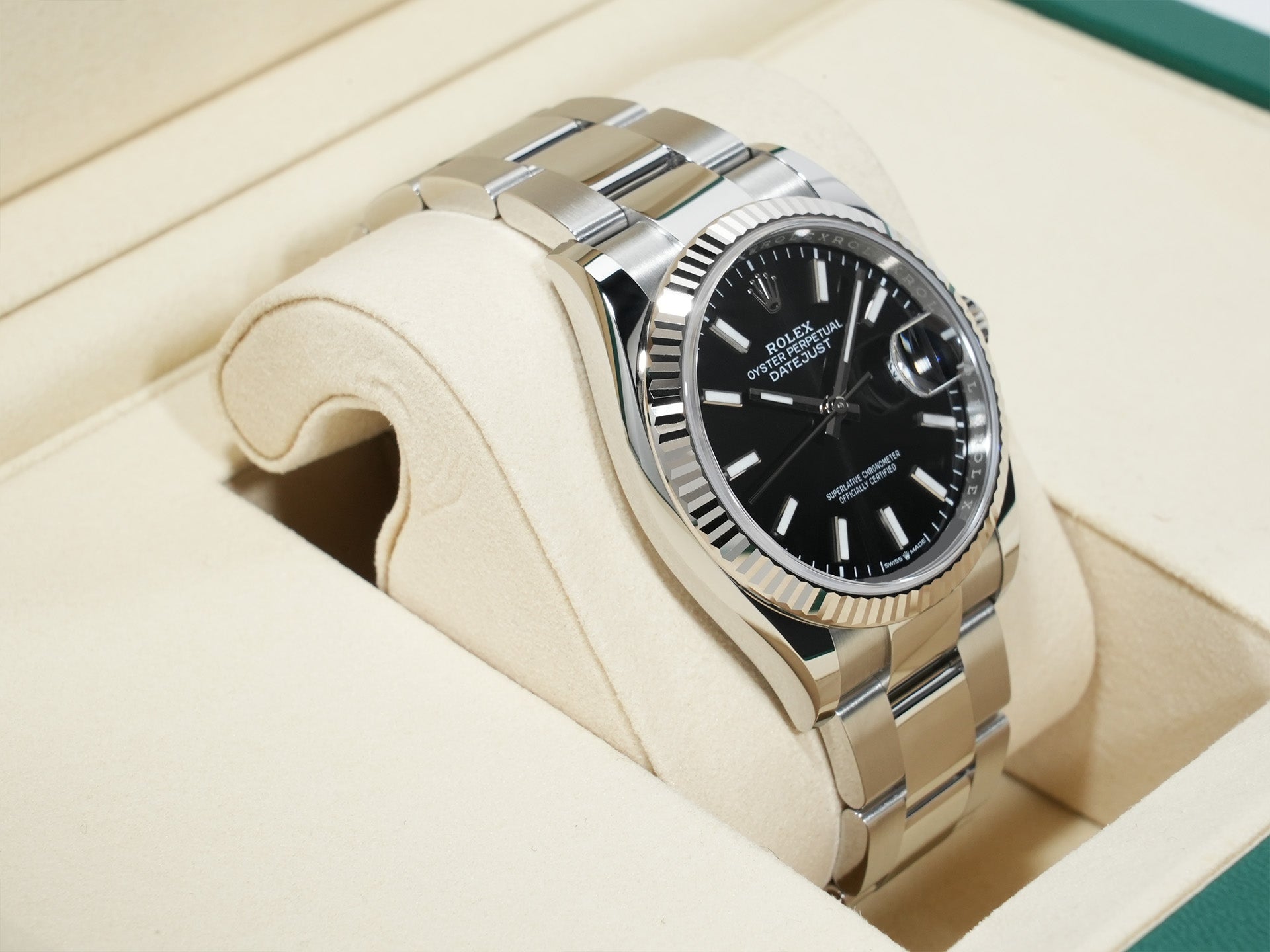 ロレックス デイトジャスト36 Ref.126234 ステンレススチール/ホワイトゴールド ブラック文字盤 オイスターブレスレット 極美品 oa8b8jg6