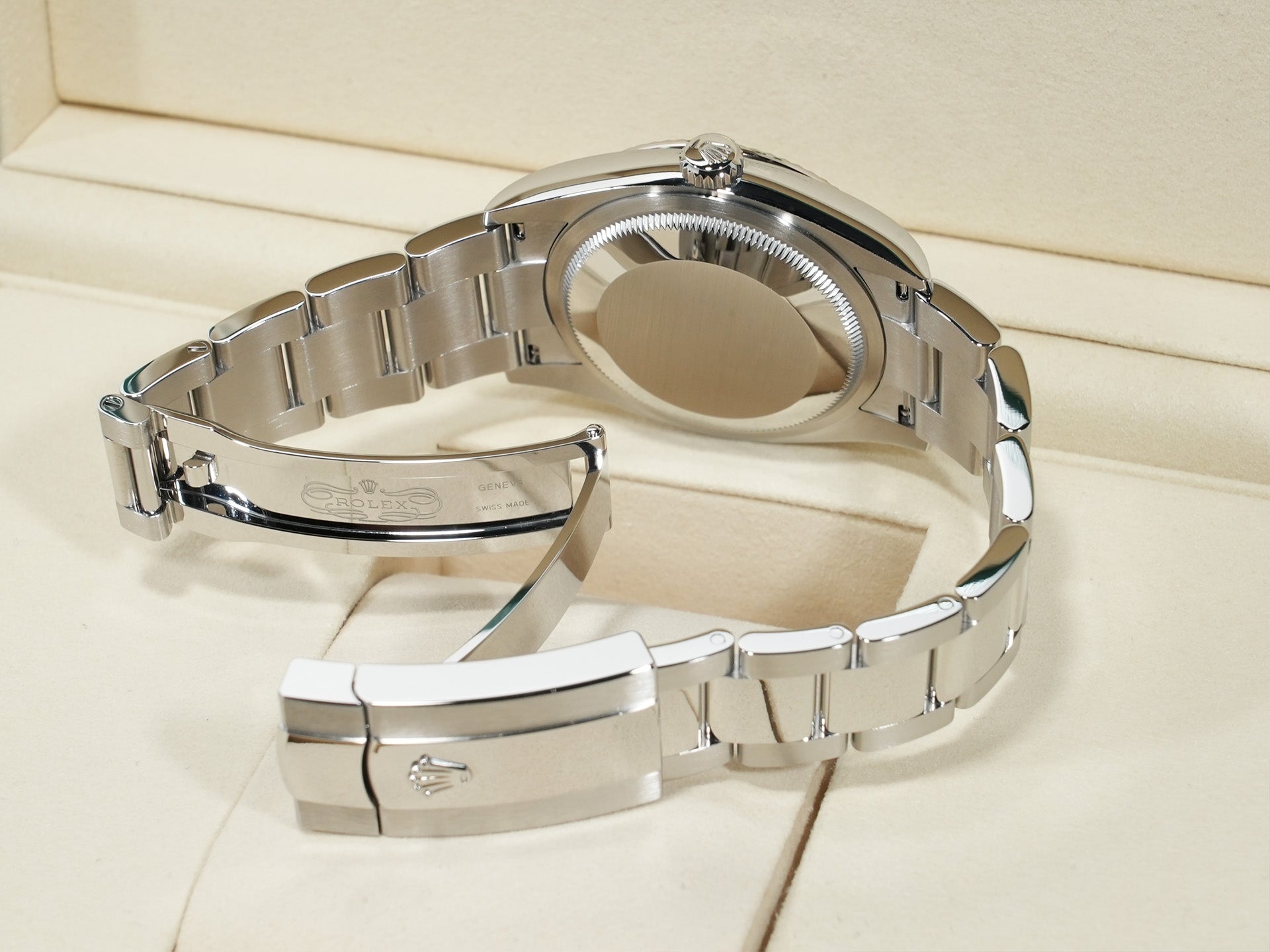 ロレックス デイトジャスト36 Ref.126234 ステンレススチール/ホワイトゴールド ブラック文字盤 オイスターブレスレット 極美品 oa8b8jg6