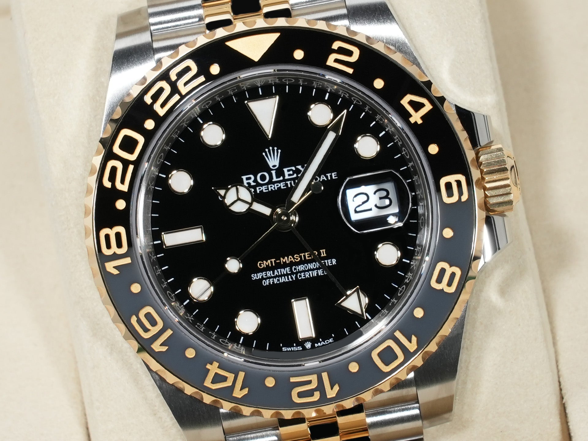 ロレックス GMTマスターII Ref.126713GRNR ステンレススチール/イエローゴールド ブラック文字盤 ジュビリーブレスレット 未使用 3e8xmcro