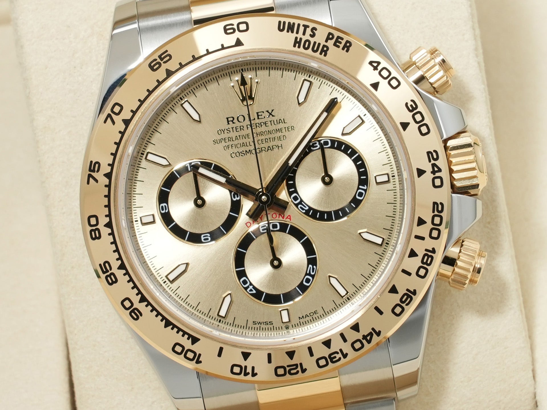 ロレックス デイトナ Ref.126503 ステンレススチール/イエローゴールド ゴールデン文字盤 未使用 i3y2rone