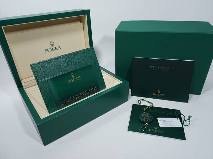 ロレックス GMTマスターII Ref.126710GRNR ステンレススチール ブラック文字盤 ジュビリーブレスレット 未使用 ou7qq3m6