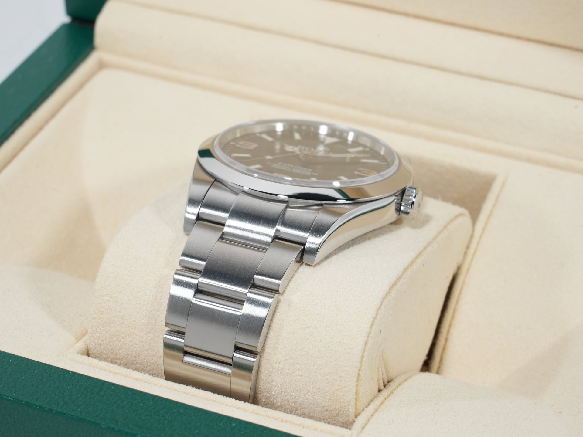 ロレックス エクスプローラーI 鏡面ブラックアウト Ref.214270 ステンレススチール ブラック文字盤 オイスターブレスレット 美品 immc2wbp