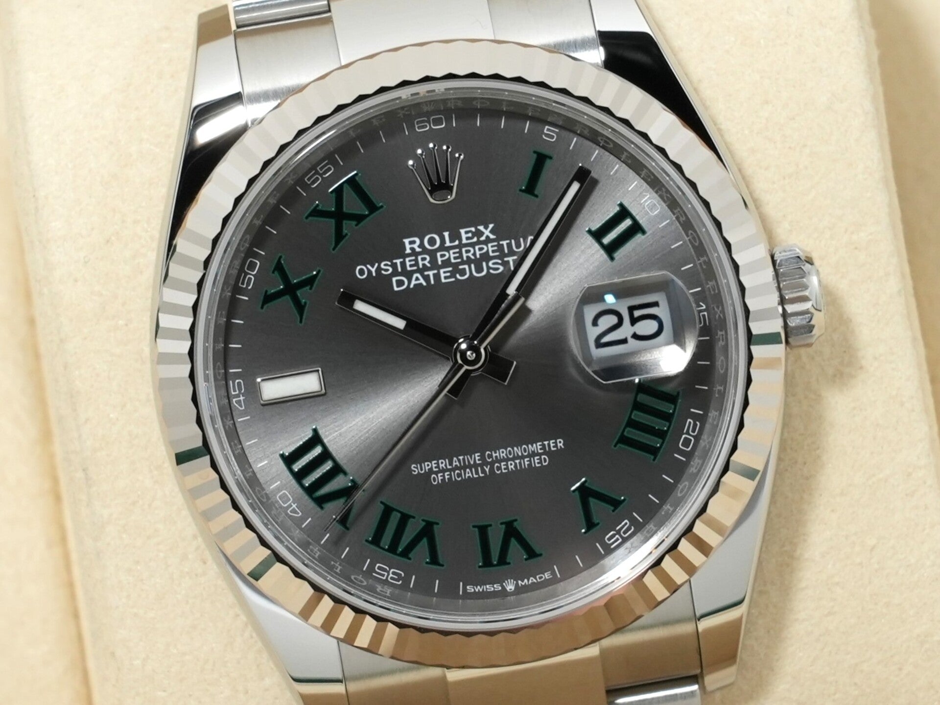 ロレックス デイトジャスト36 Ref.126234 ステンレススチール/ホワイトゴールド スレートローマン文字盤 オイスターブレスレット 未使用 n5j3r4p6