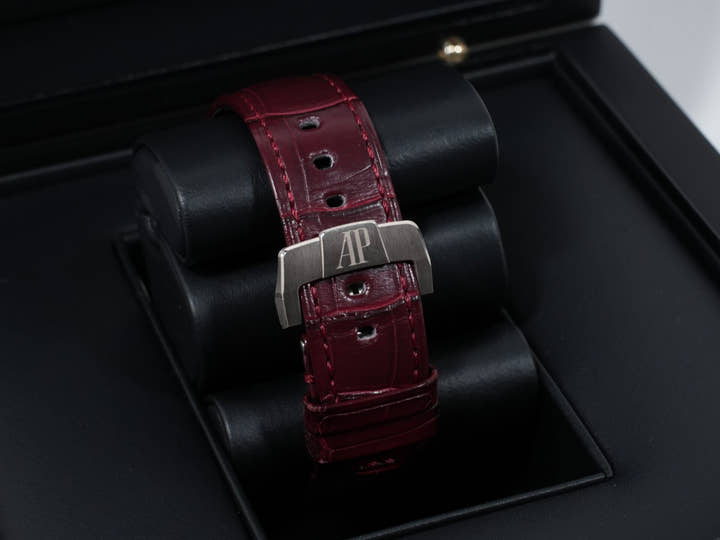 オーデマピゲ CODE 11.59 バイ オーデマ ピゲ Ref.15210BC.OO.A068CR.01 ホワイトゴールド スモークバーガンディラッカー文字盤 美品 bafgx8e5