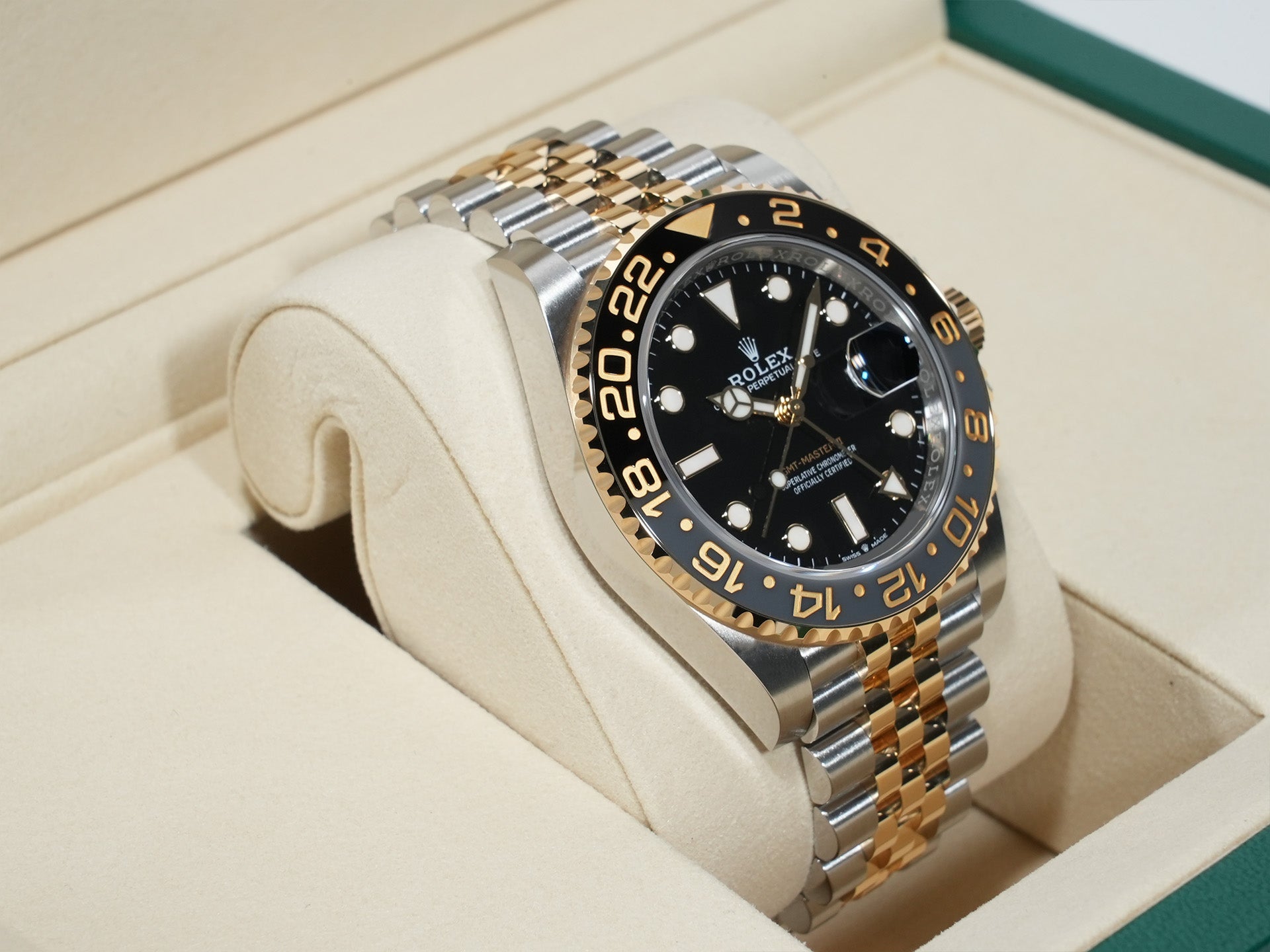 ロレックス GMTマスターII Ref.126713GRNR ステンレススチール/イエローゴールド ブラック文字盤 ジュビリーブレスレット 未使用 7mmd7vzn