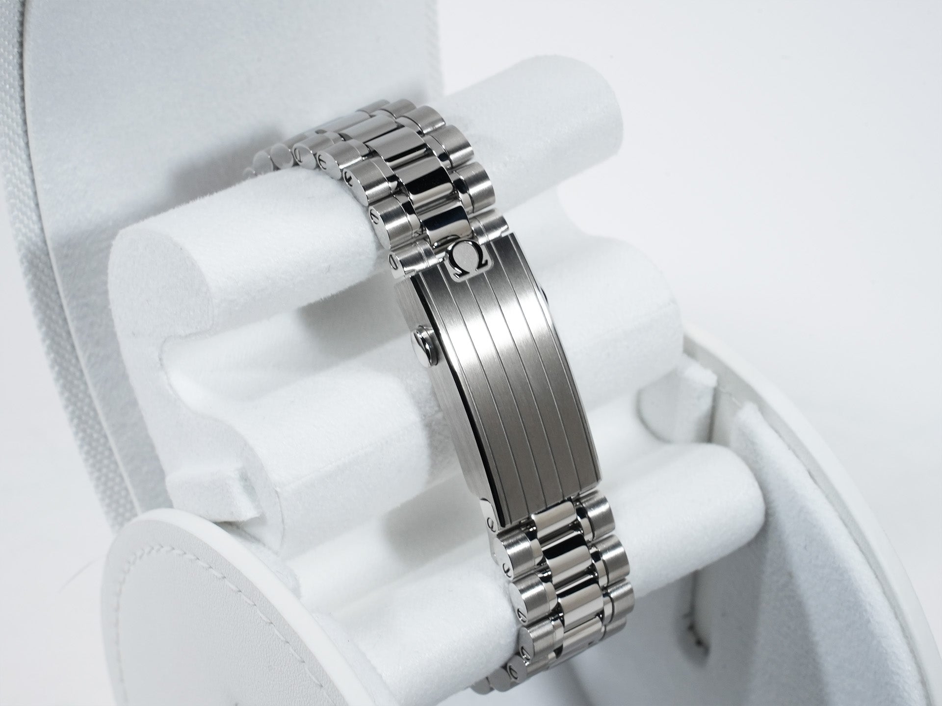 オメガ スピードマスター 38 ミラノ コルティナ2026 Ref.522.30.38.50.04.001 ステンレススチール ホワイトラッカー文字盤 未使用 erzkejak