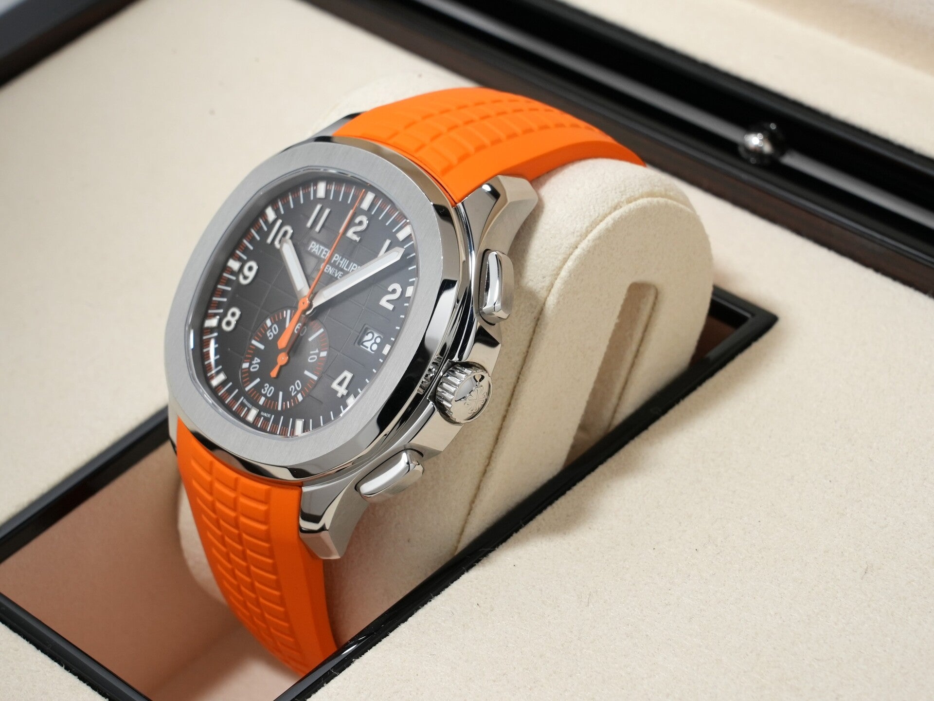 パテックフィリップ アクアノート クロノグラフ Ref.5968A-001 ステンレススチール ブラック文字盤 美中古 t9ebqwuk