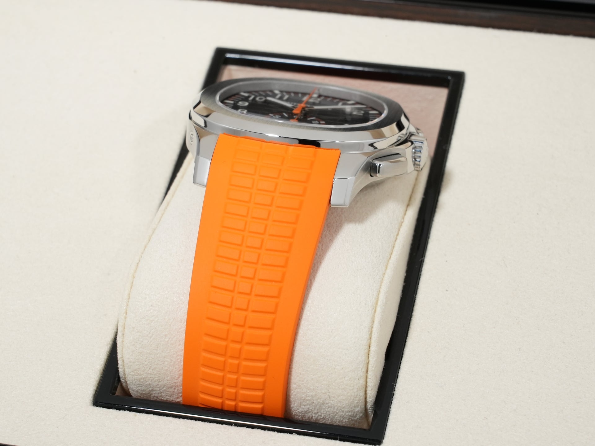 パテックフィリップ アクアノート クロノグラフ Ref.5968A-001 ステンレススチール ブラック文字盤 美中古 t9ebqwuk