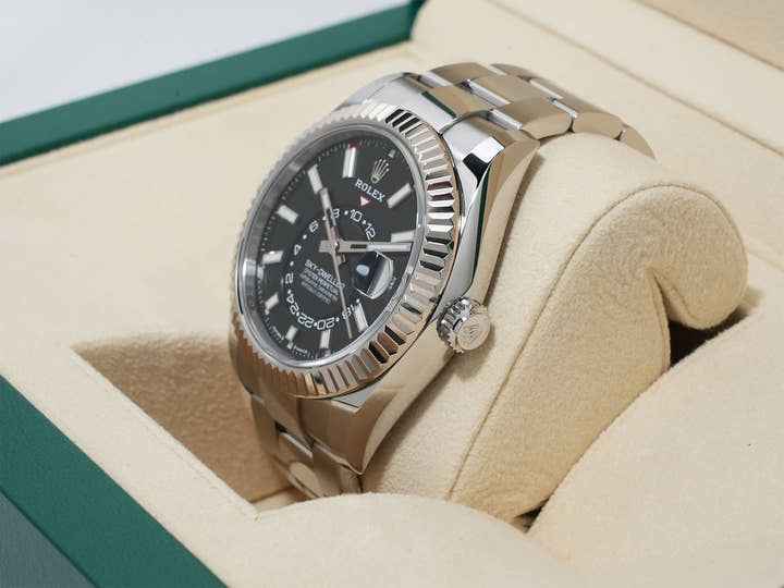 Rolex Sky-Dweller Ref. 336934 Stainless Steel/White Gold Black Dial Oyster Bracelet Excellent Condition j9o7tb9e