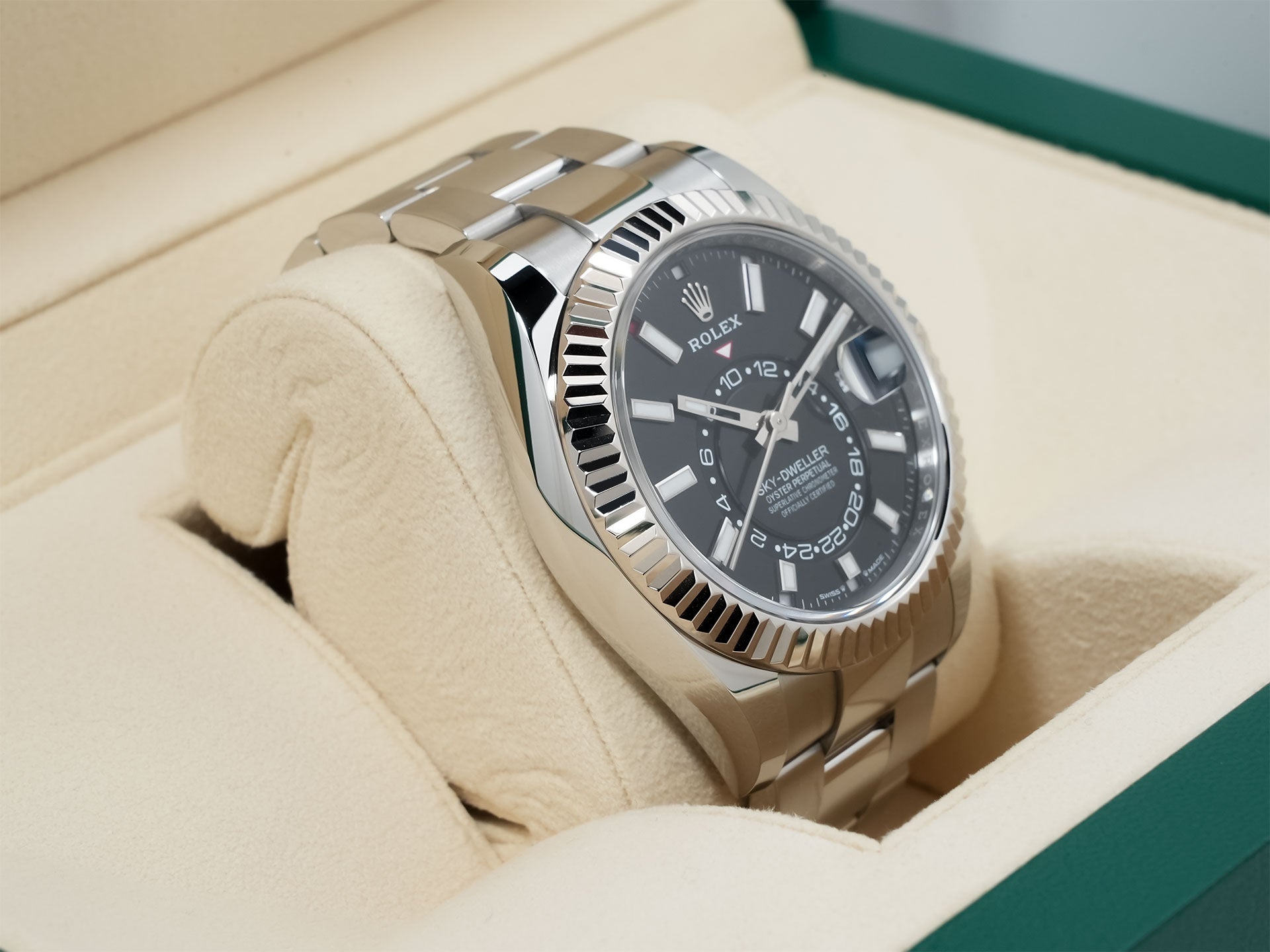 Rolex Sky-Dweller Ref. 336934 Stainless Steel/White Gold Black Dial Oyster Bracelet Excellent Condition j9o7tb9e