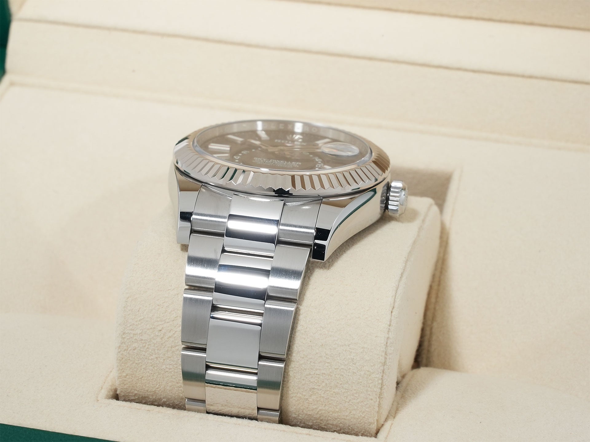 Rolex Sky-Dweller Ref. 336934 Stainless Steel/White Gold Black Dial Oyster Bracelet Excellent Condition j9o7tb9e