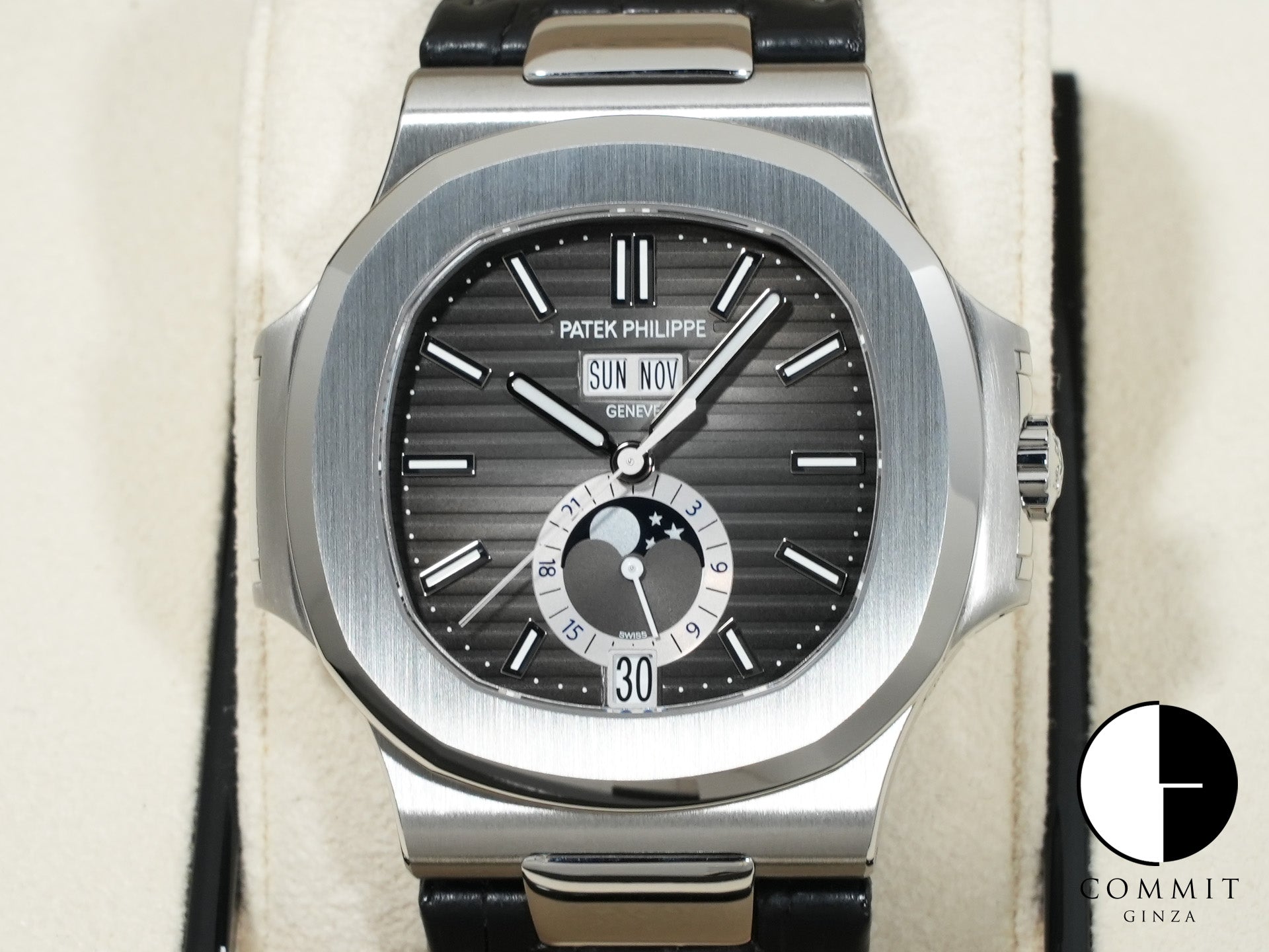 パテックフィリップ ノーチラス アニュアルカレンダー ムーンフェイズ Ref.5726A-001 ステンレススチール ブラック文字盤 未使用 5sha6t56