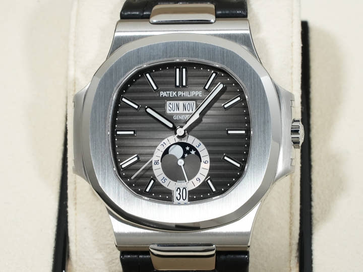 パテックフィリップ ノーチラス アニュアルカレンダー ムーンフェイズ Ref.5726A-001 ステンレススチール ブラック文字盤 未使用 5sha6t56