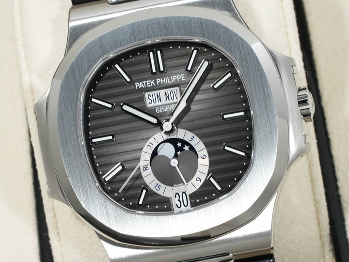 パテックフィリップ ノーチラス アニュアルカレンダー ムーンフェイズ Ref.5726A-001 ステンレススチール ブラック文字盤 未使用 5sha6t56