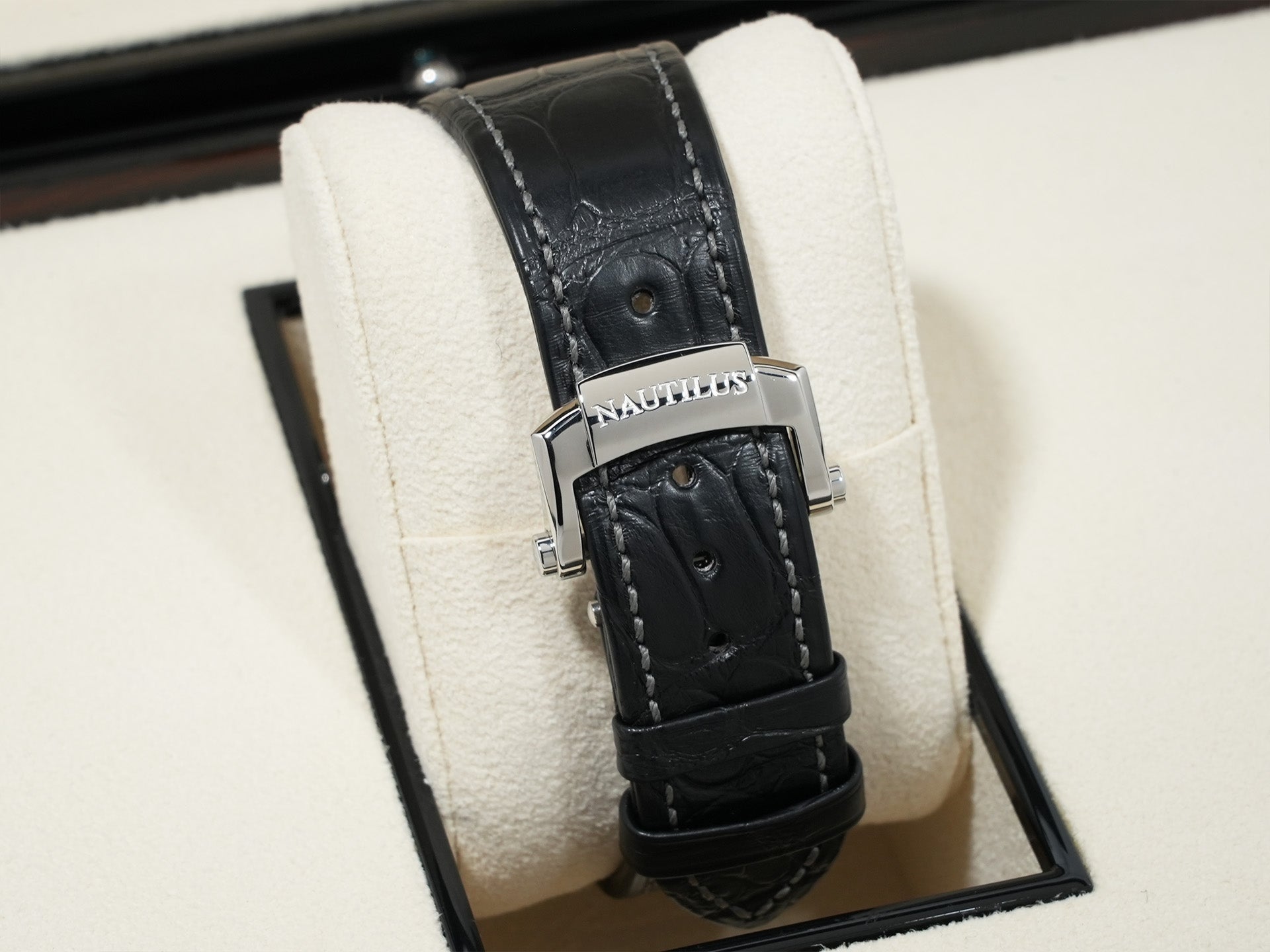 パテックフィリップ ノーチラス アニュアルカレンダー ムーンフェイズ Ref.5726A-001 ステンレススチール ブラック文字盤 未使用 5sha6t56