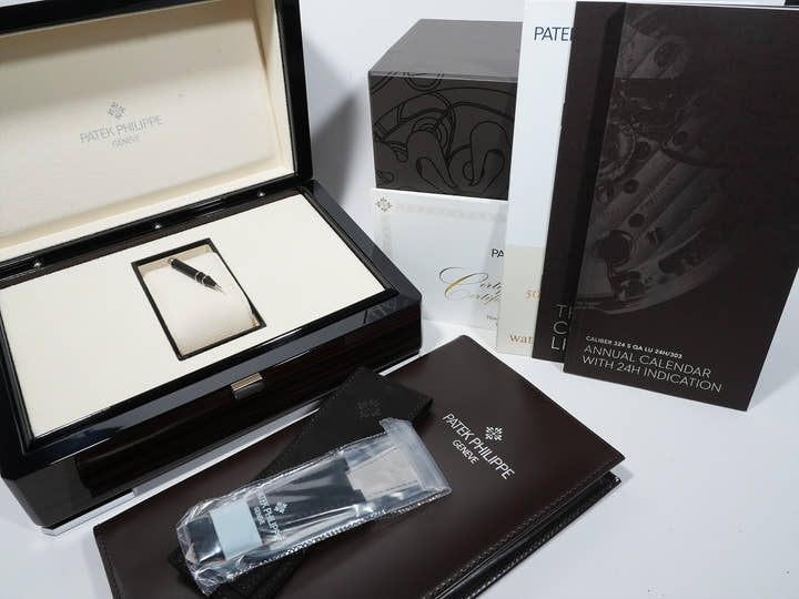 パテックフィリップ ノーチラス アニュアルカレンダー ムーンフェイズ Ref.5726A-001 ステンレススチール ブラック文字盤 未使用 5sha6t56