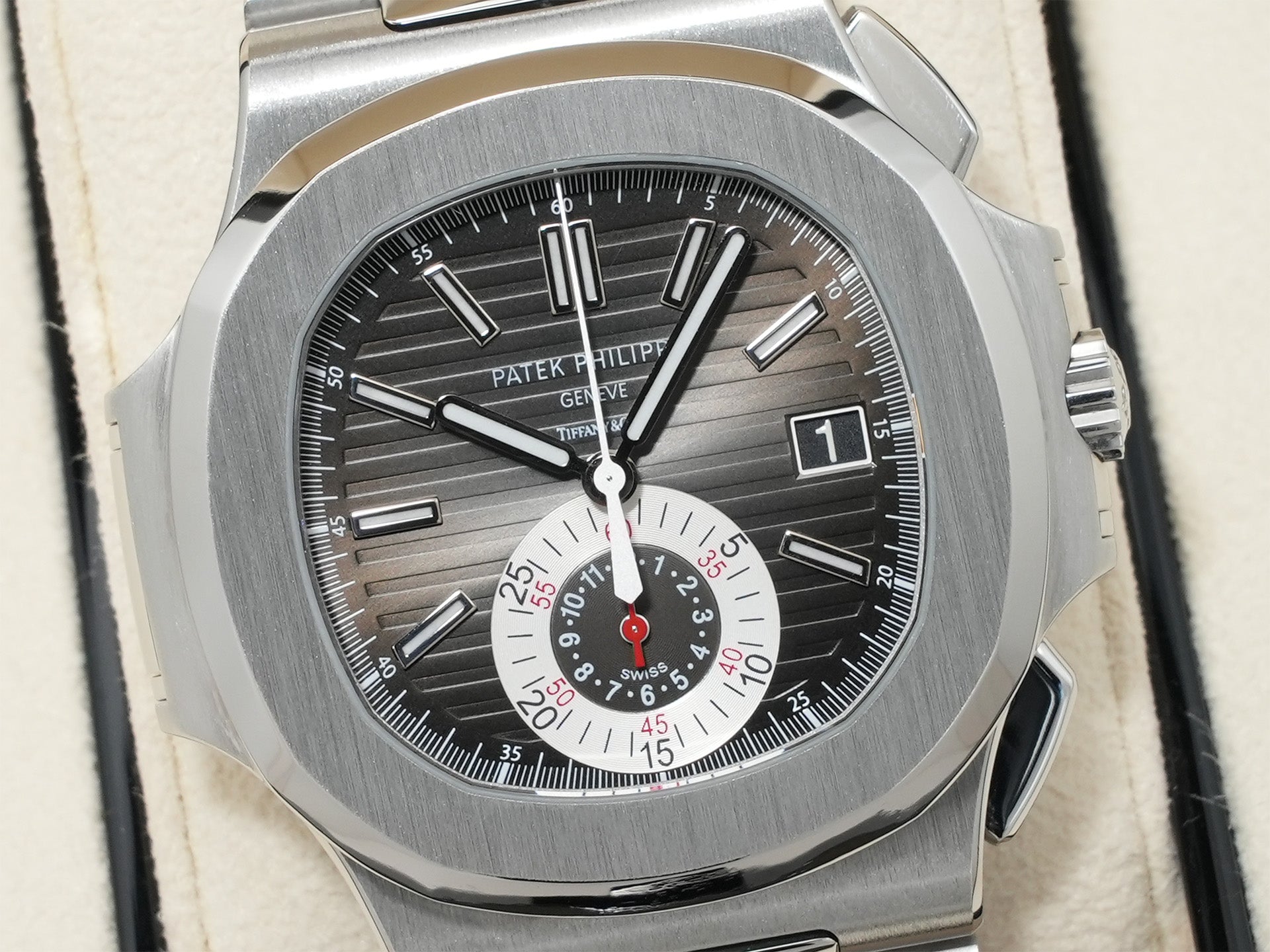 Patek Philippe Nautilus Chronograph TIFFANY &amp; CO. Ref. 5980/1A-014 Stainless Steel Black Dial Excellent Condition ow758e55