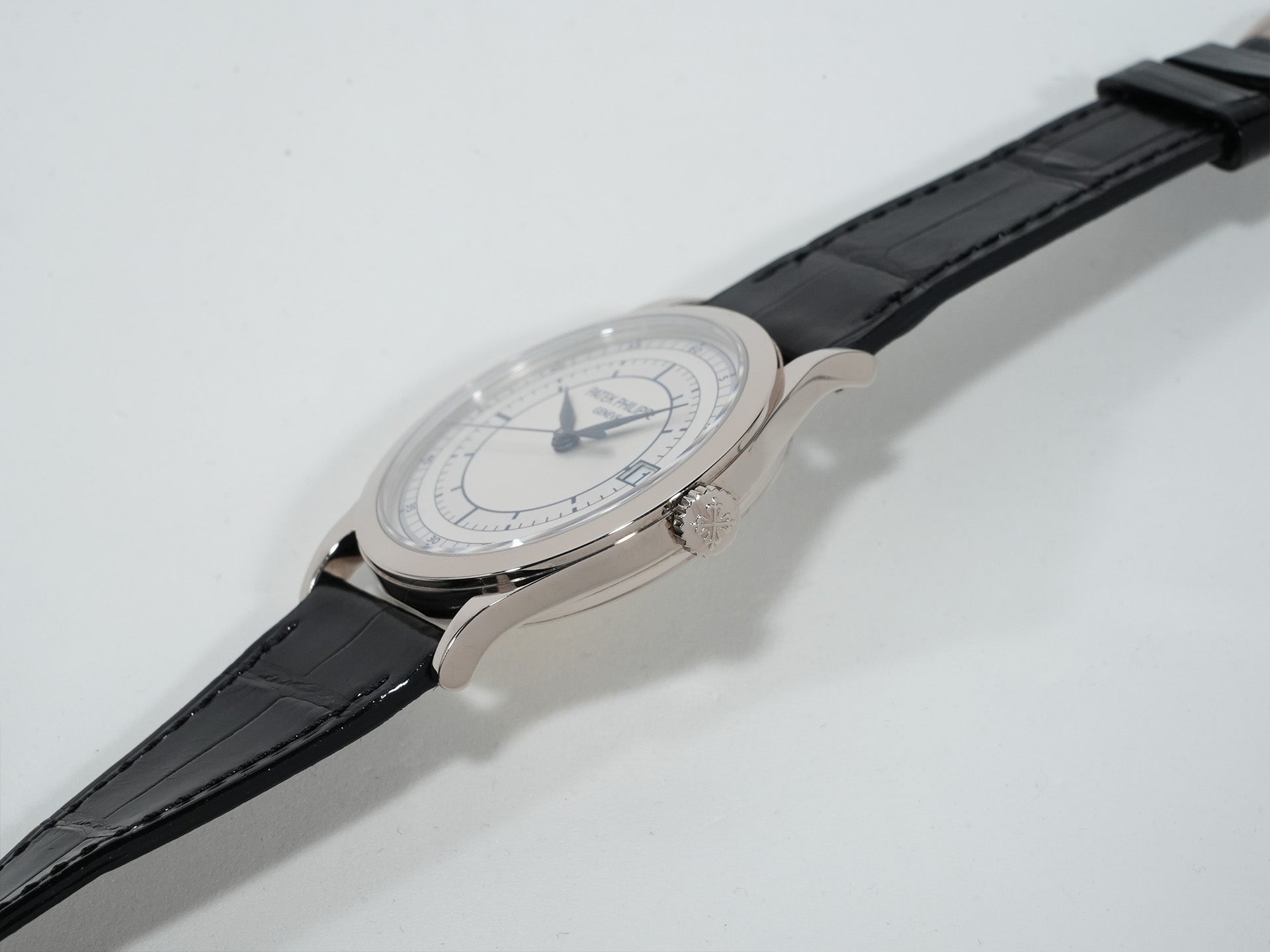 Patek Philippe Calatrava Ref. 5296G-001 White Gold Silver Dial Pre-owned urqny6ti