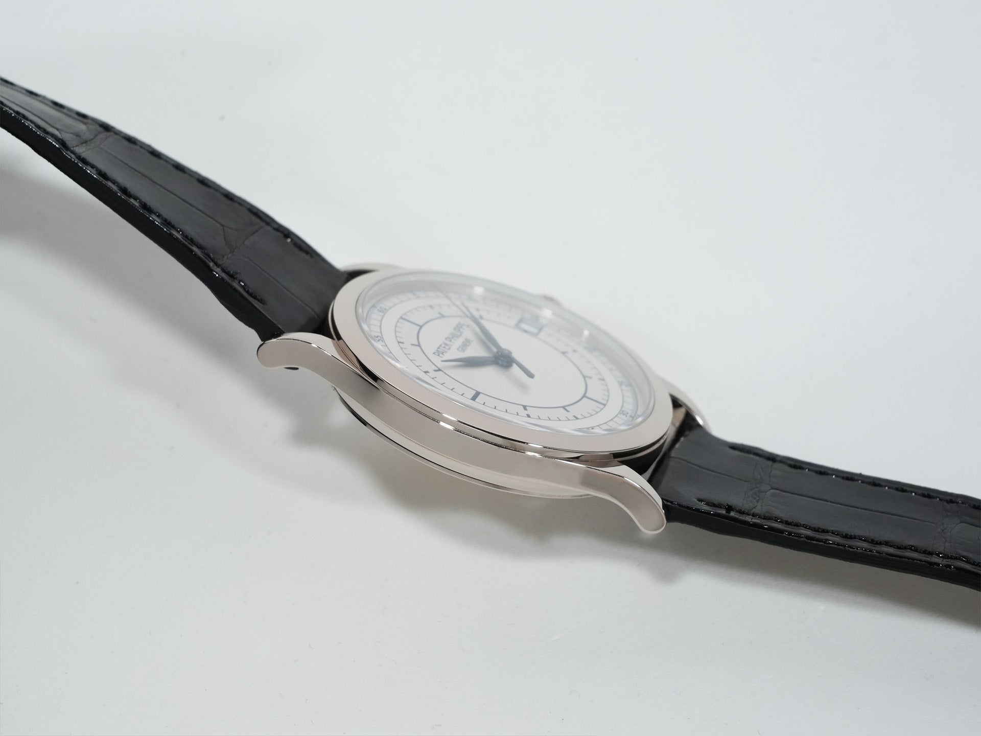 Patek Philippe Calatrava Ref. 5296G-001 White Gold Silver Dial Pre-owned urqny6ti