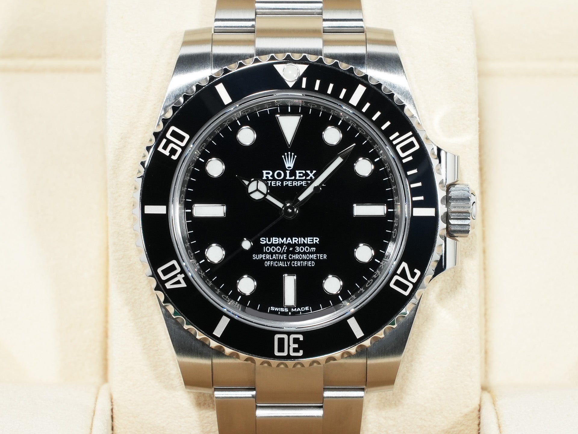 Rolex Submariner No Date Ref. 114060 Stainless Steel Black Dial Pre-owned s7se2ivf