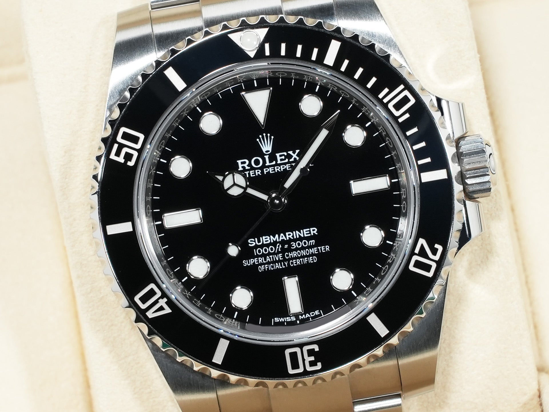Rolex Submariner No Date Ref. 114060 Stainless Steel Black Dial Pre-owned s7se2ivf