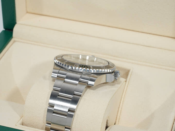 Rolex Submariner No Date Ref. 114060 Stainless Steel Black Dial Pre-owned s7se2ivf