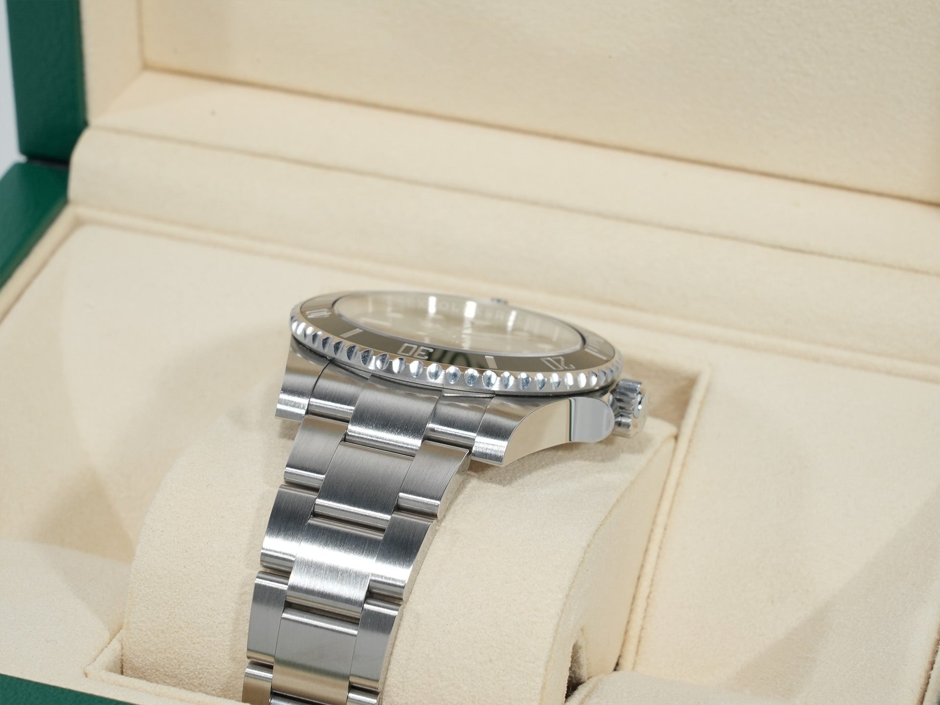 Rolex Submariner No Date Ref. 114060 Stainless Steel Black Dial Pre-owned s7se2ivf