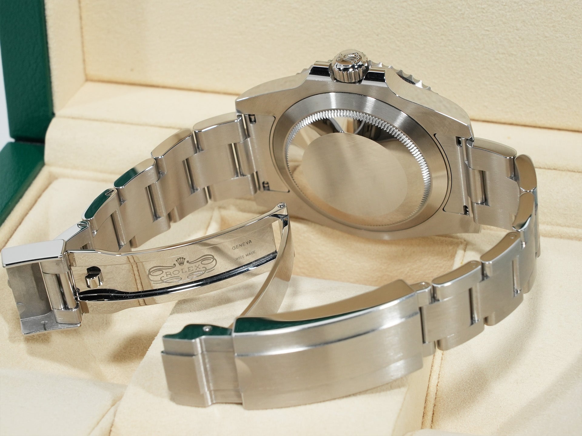 Rolex Submariner No Date Ref. 114060 Stainless Steel Black Dial Pre-owned s7se2ivf