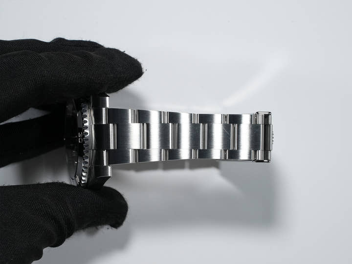 Rolex Submariner No Date Ref. 114060 Stainless Steel Black Dial Pre-owned s7se2ivf