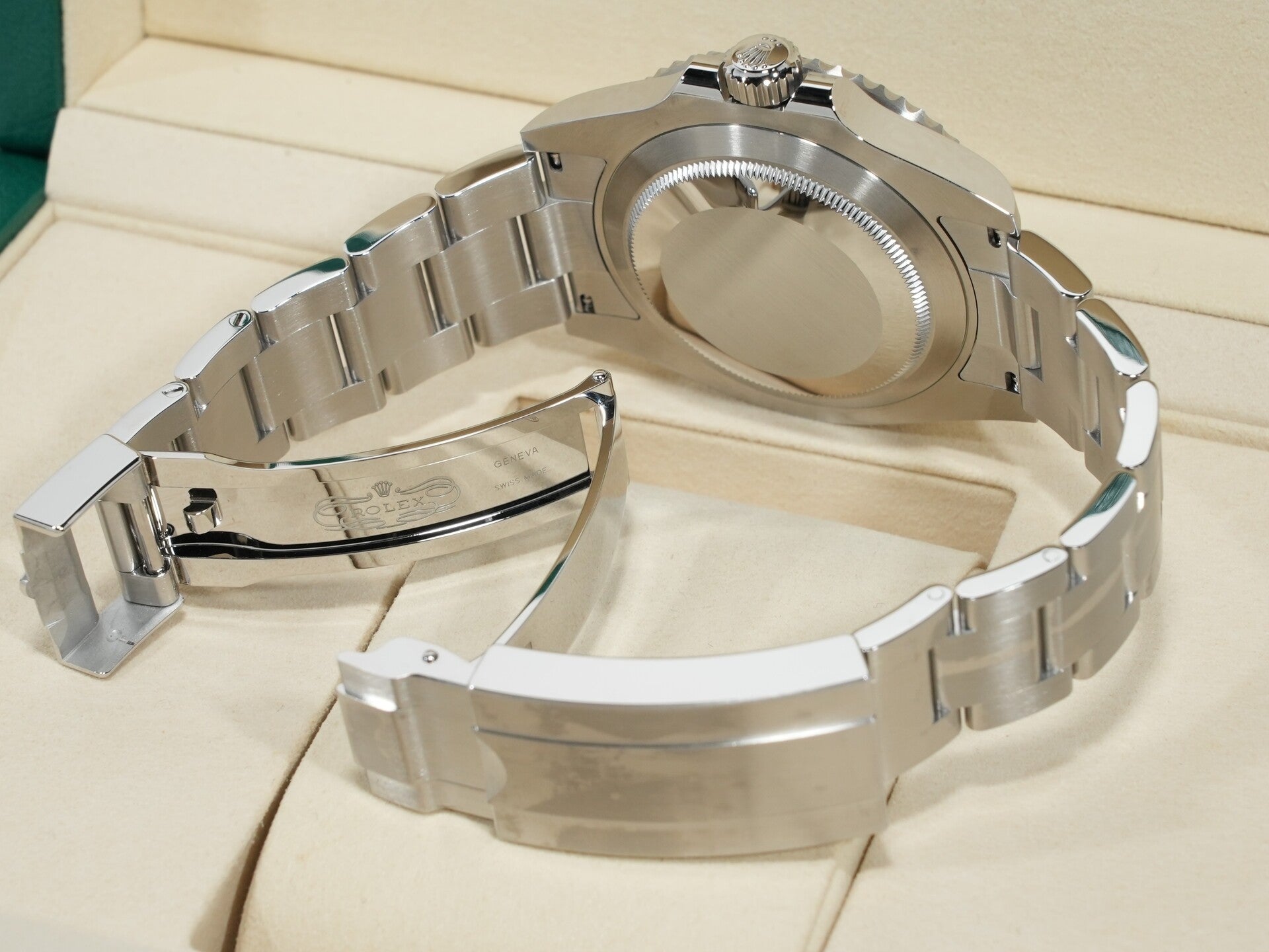 Rolex Submariner No Date Ref. 124060 Stainless Steel Black Dial Unused psys3r63