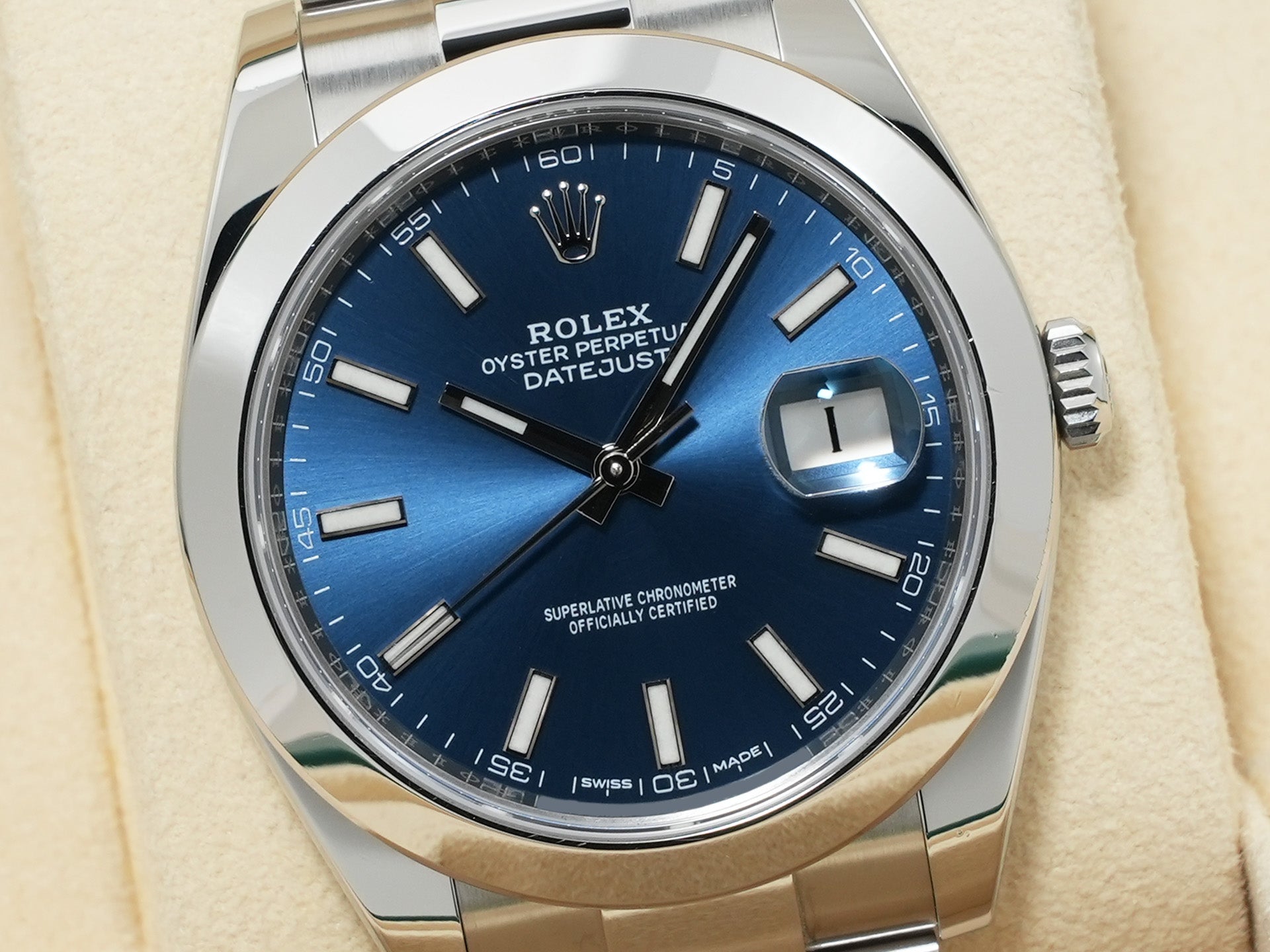 Rolex Datejust 41 Ref. 126300 Stainless Steel Bright Blue Dial Oyster Bracelet Excellent Condition r7jr3cmd