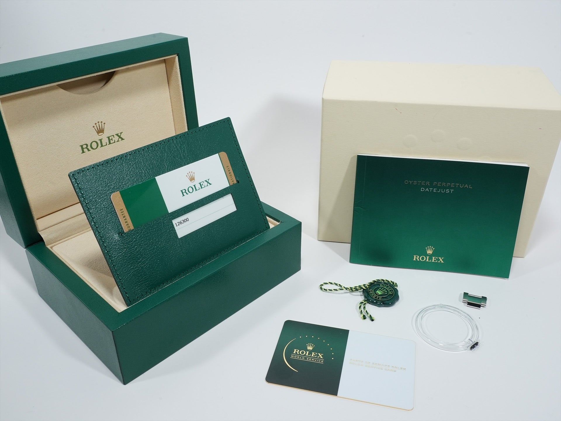 Rolex Datejust 41 Ref. 126300 Stainless Steel Bright Blue Dial Oyster Bracelet Excellent Condition r7jr3cmd