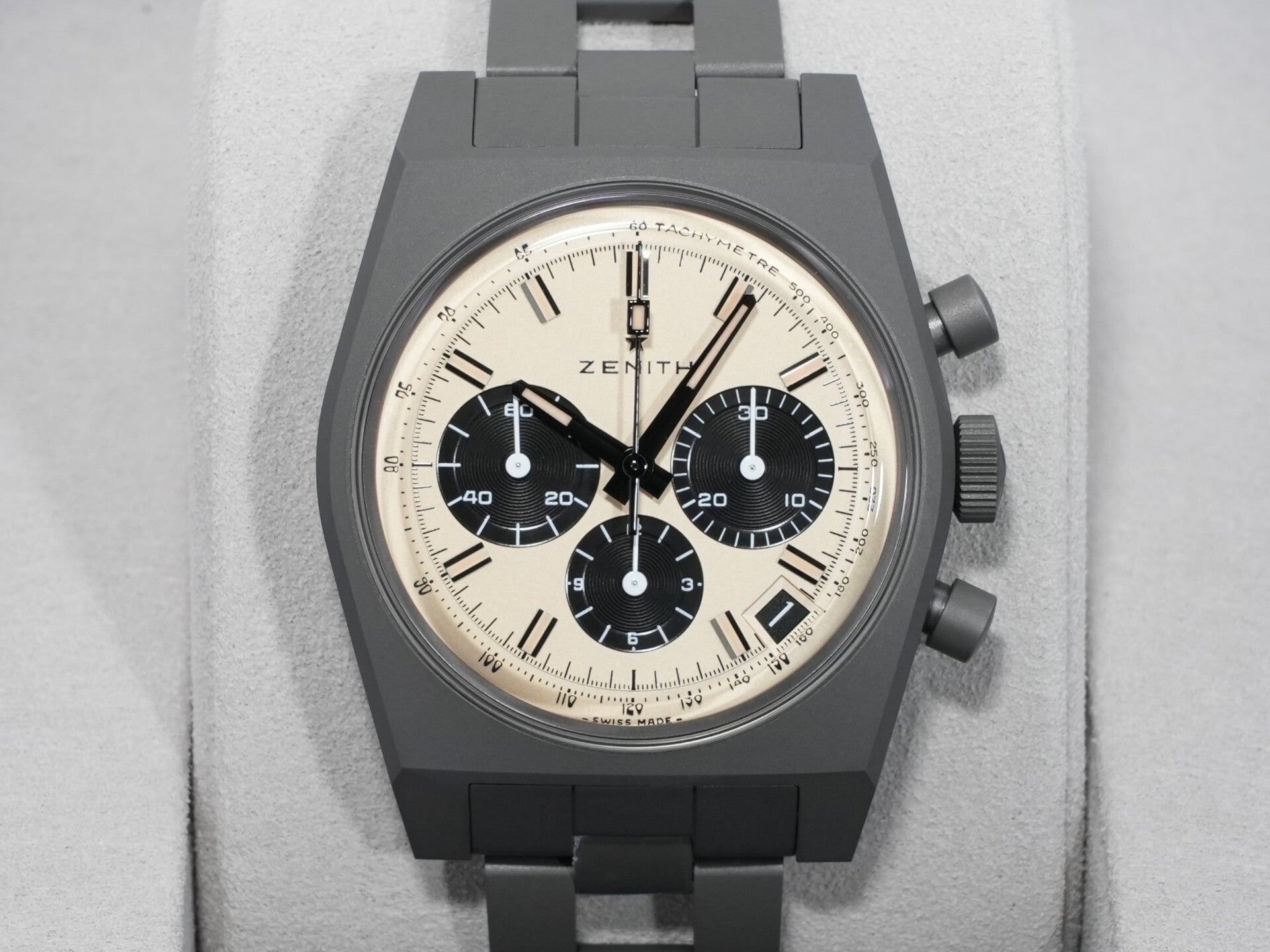 Zenith Chronomaster Revival Jigen Daisuke Edition Ref.97.L384.400/04.M384 Titanium Beige Dial Unused tp39pacf