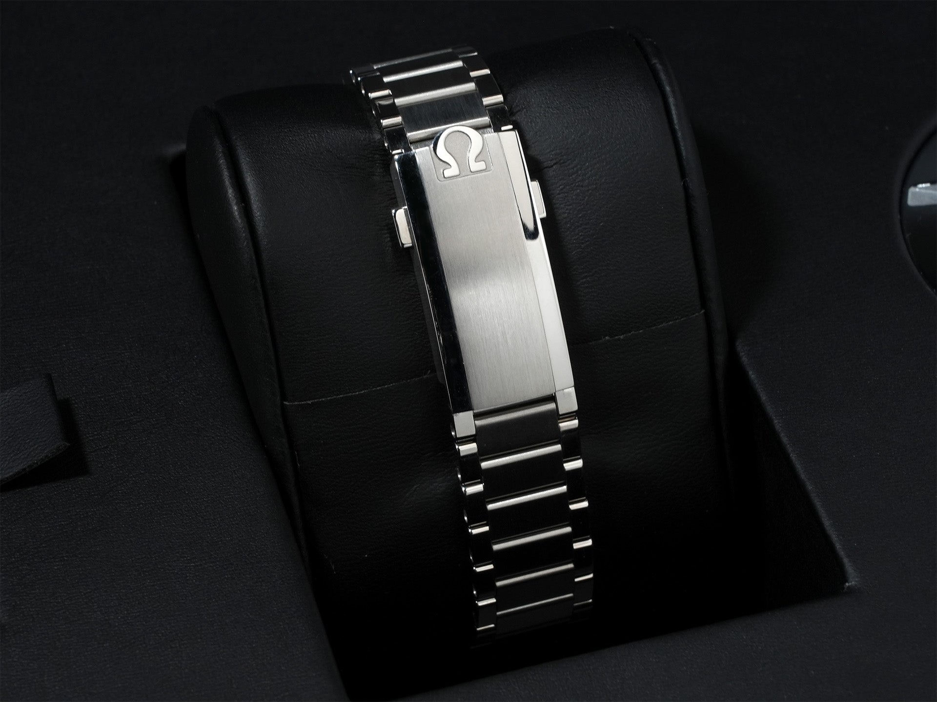 オメガ スピードマスター キャリバー321 プロフェッショナル クロノグラフ 42 MM Ref.311.93.42.30.99.001 プラチナ ブラック文字盤 美中古 ocpeekpi