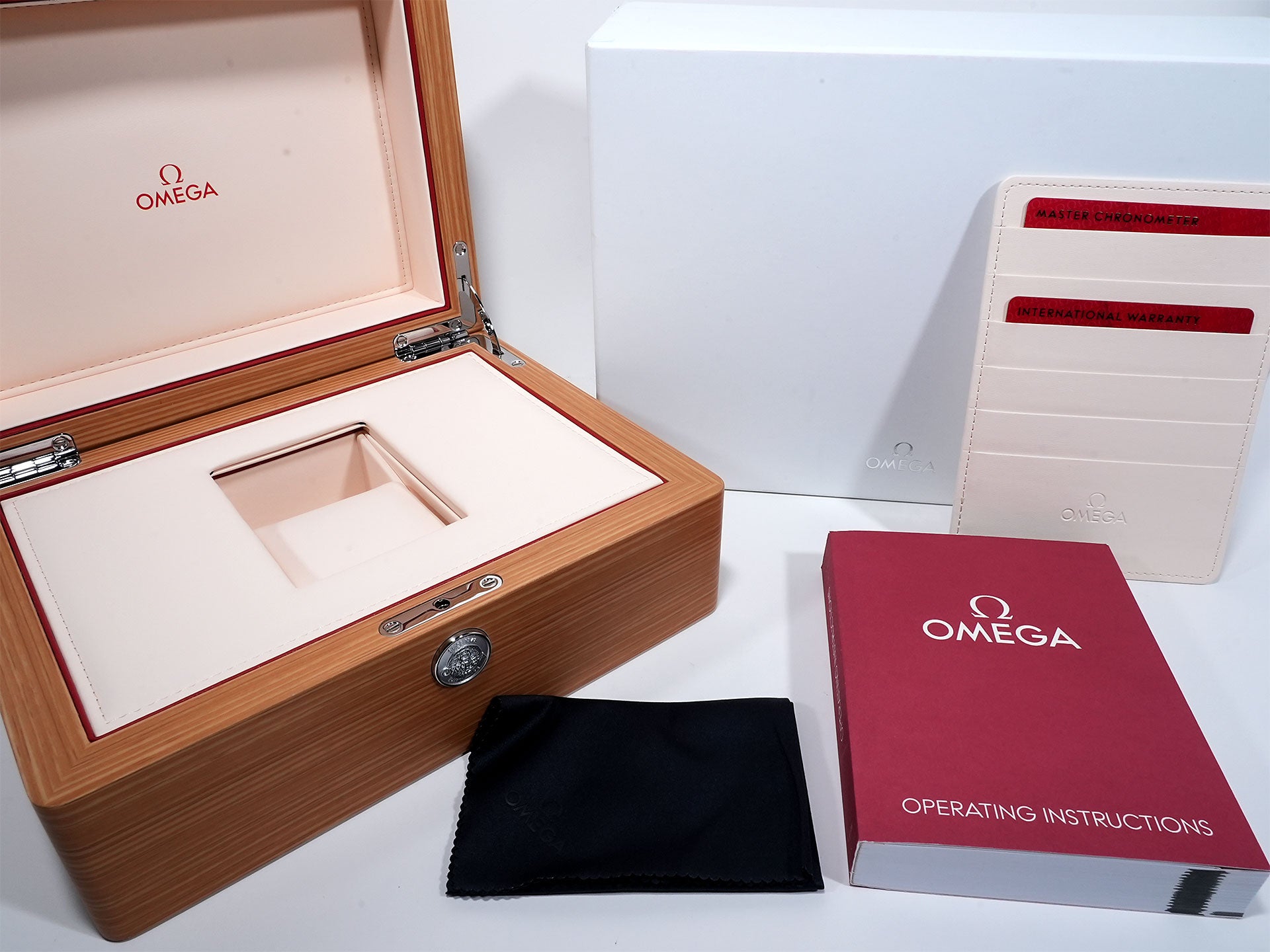 オメガ コンステレーション Ref.131.50.41.21.99.001 ムーンシャインゴールド メテオライト文字盤 中古 h7zyrm4t