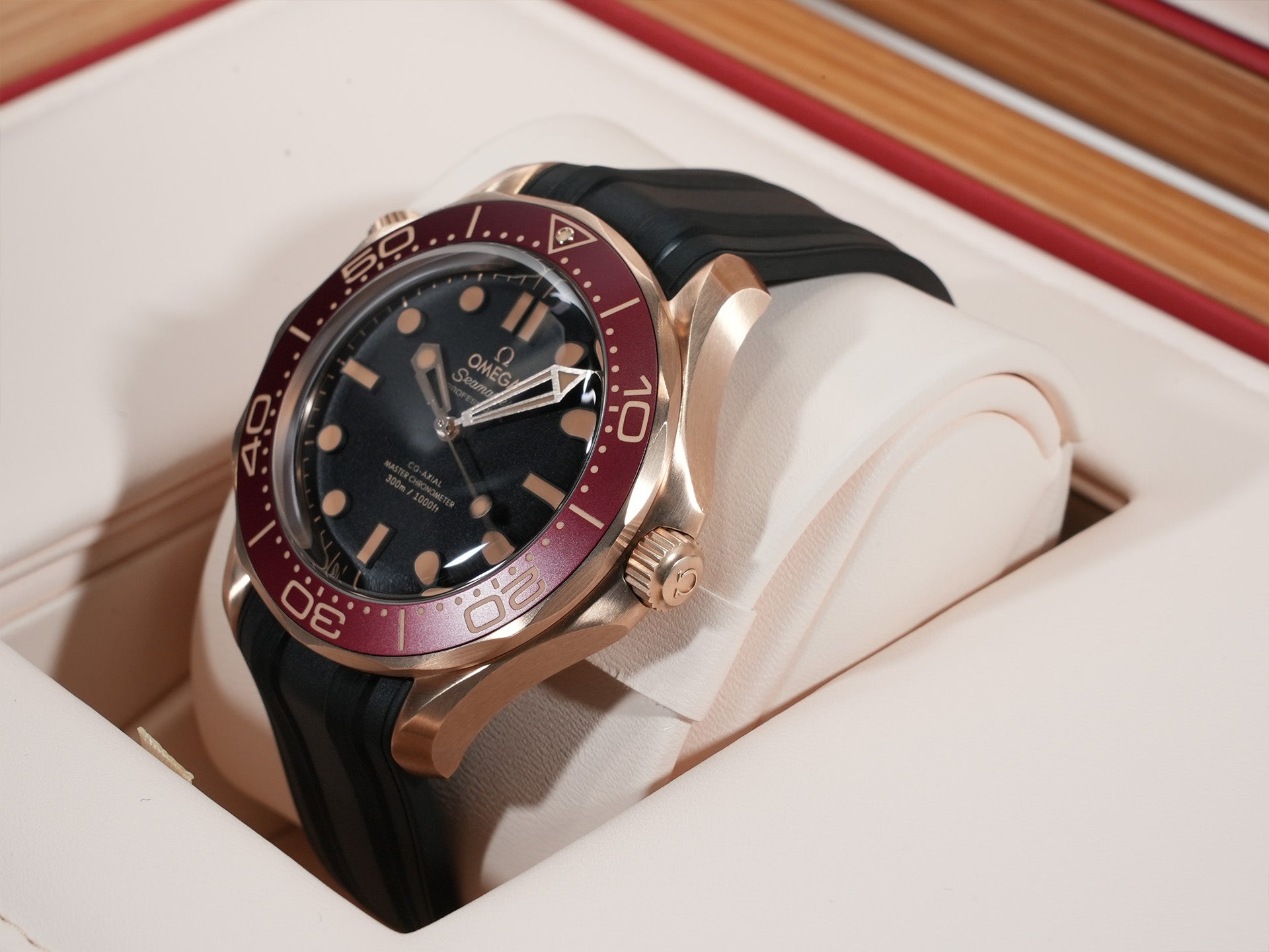 オメガ シーマスター ダイバー 300M Ref.210.92.42.20.01.003 ブロンズゴールド ブラック文字盤 未使用 6zfuniht