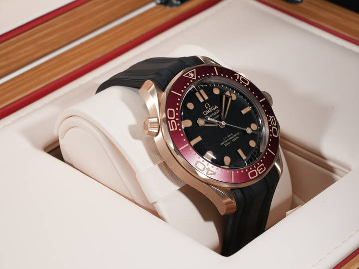 オメガ シーマスター ダイバー 300M Ref.210.92.42.20.01.003 ブロンズゴールド ブラック文字盤 未使用 6zfuniht