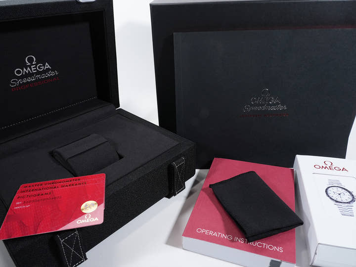 オメガ スピードマスター ムーンウォッチ プロフェッショナル Ref.310.30.42.50.04.001 ステンレス ホワイト文字盤 未使用 4bgs2nz3