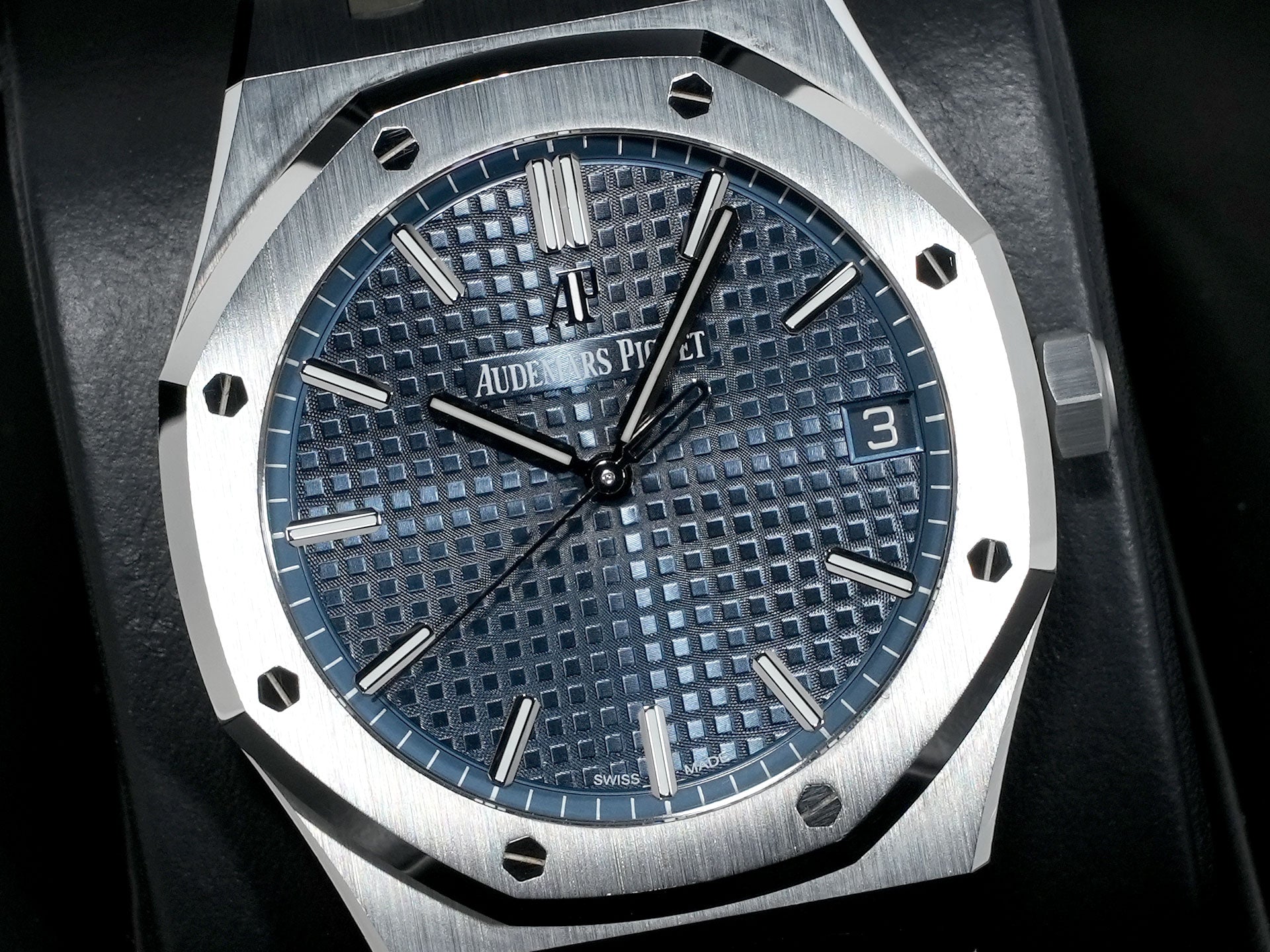 オーデマピゲ ロイヤルオーク Ref.15500ST.OO.1220ST.01 ステンレススチール ブルー文字盤 中古 5ngumy27