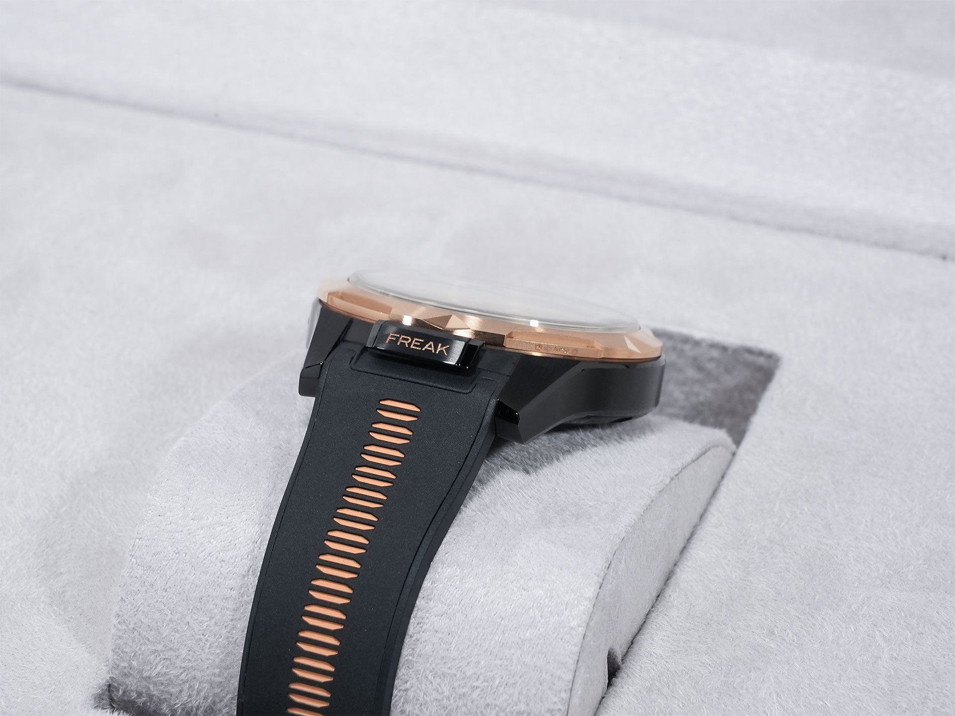 ユリスナルダン フリークワン Ref.2405-500-2A/3D チタンxローズゴールド スケルトン文字盤 美品 7ig7cvco