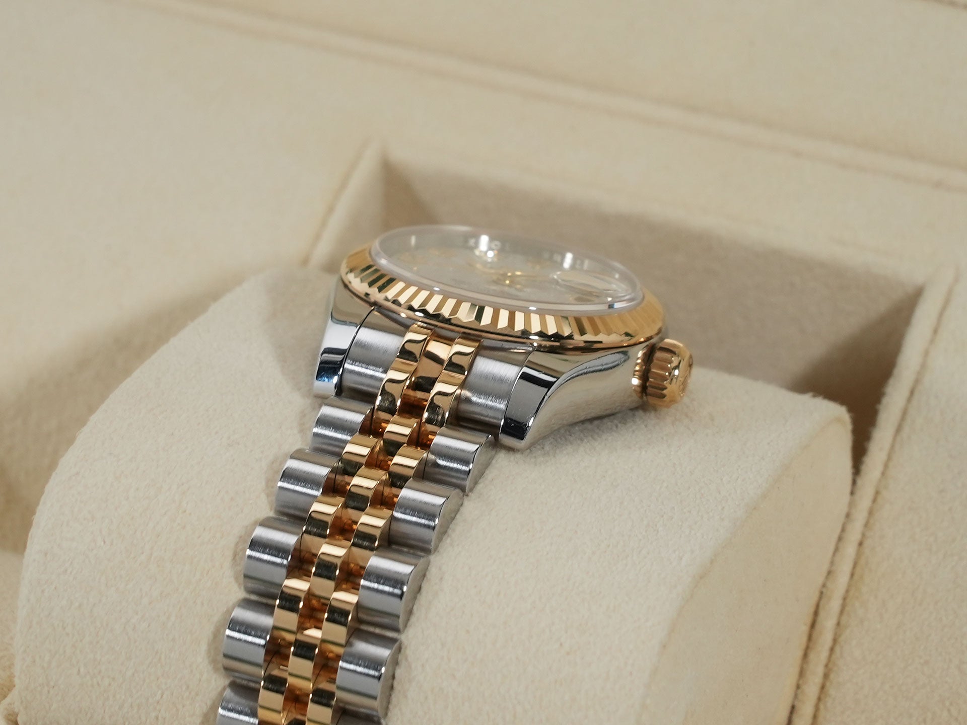 Pre-owned Rolex Datejust 28 Ref. 179173G Stainless Steel/Yellow Gold Meteorite x 10 Diamond Dial Jubilee Bracelet 9bv464k4