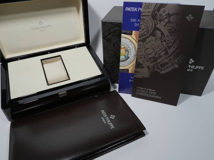 パテックフィリップ コンプリケーション ワールドタイム クロノグラフ Ref.5930P-001 プラチナ グリーン文字盤 未使用 fjkso7c4