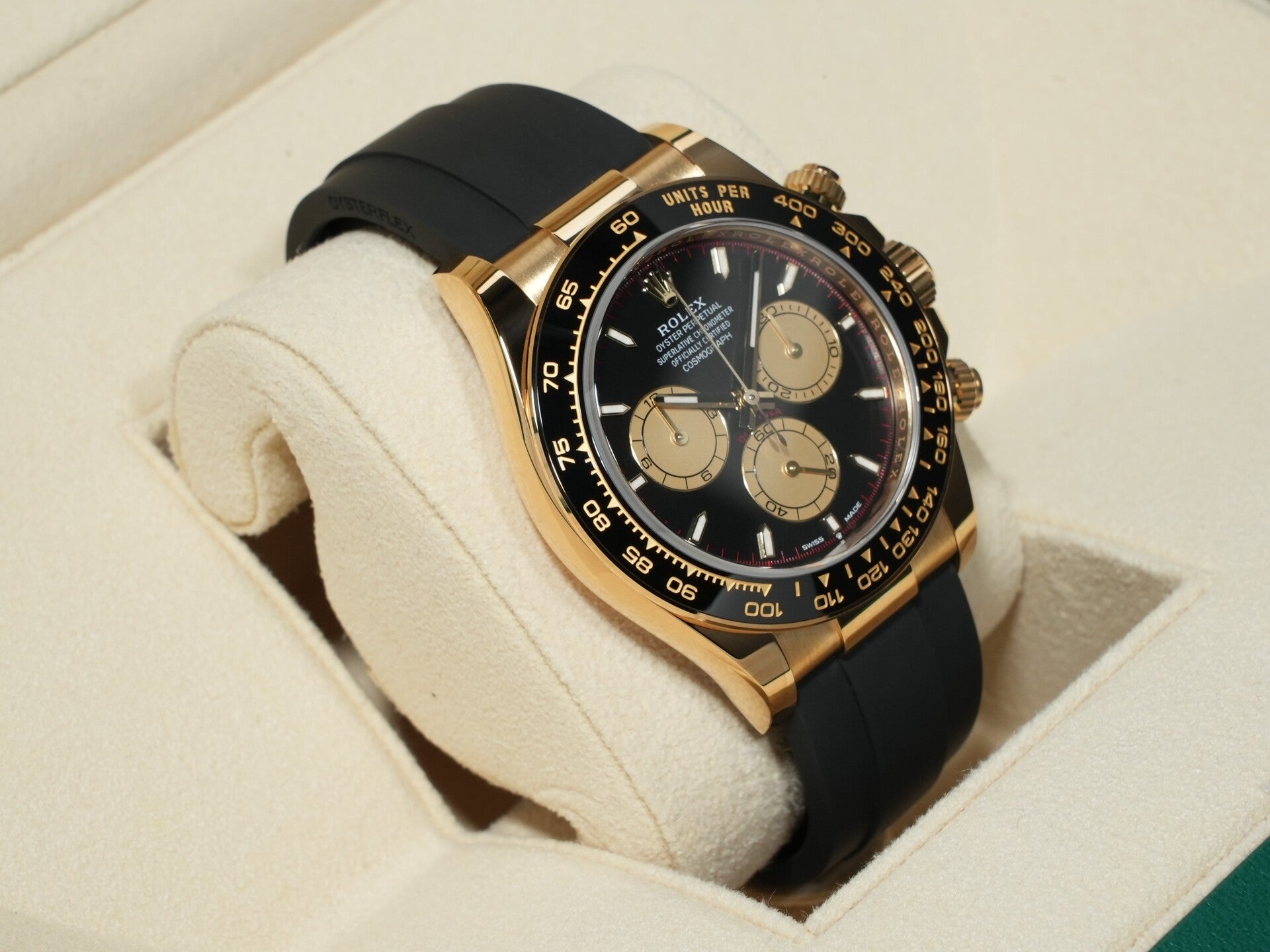 Rolex Daytona Ref. 126518LN Yellow Gold Black and Champagne Dial Unused 4g9r39i9