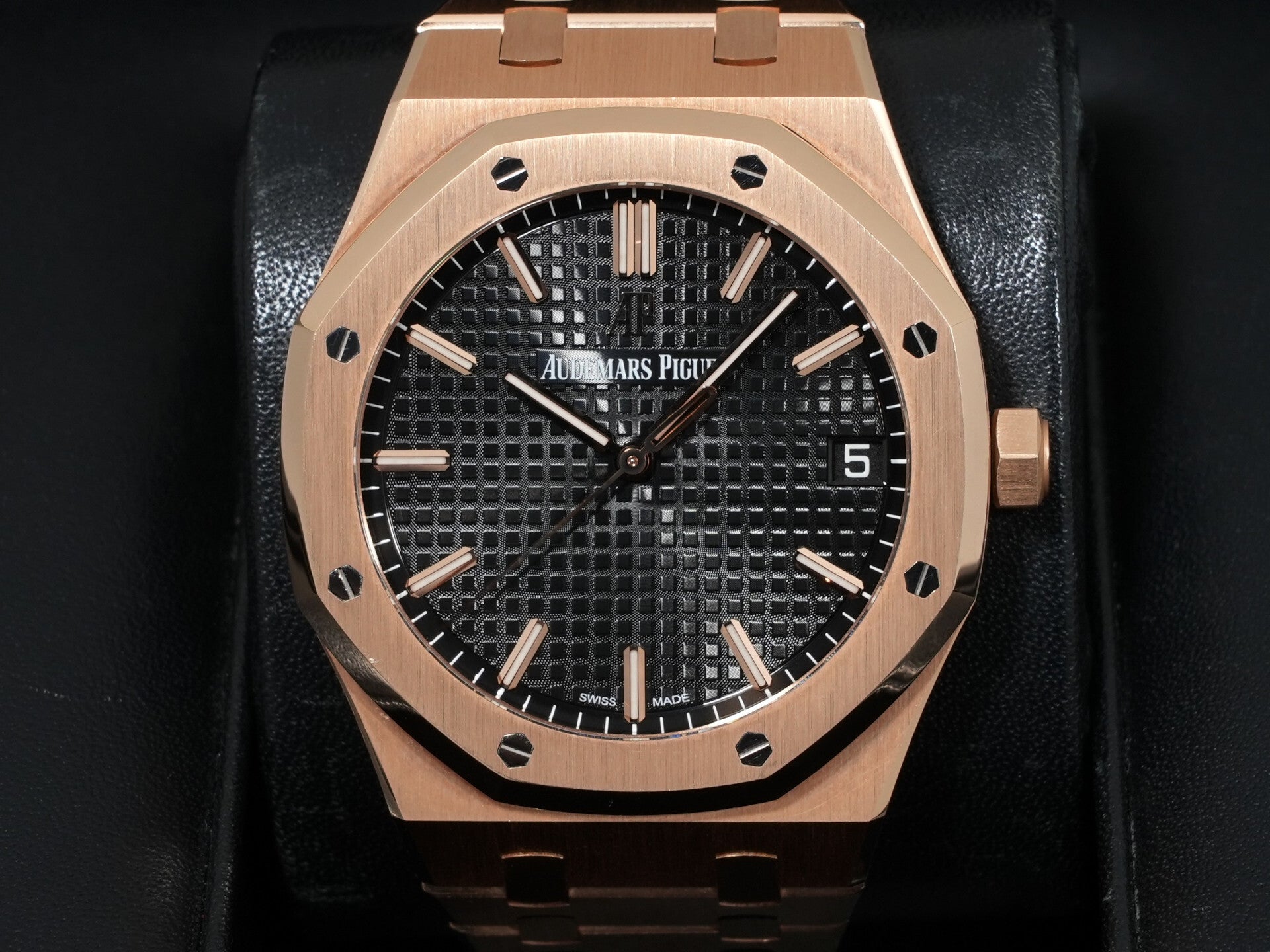 Audemars Piguet Royal Oak Ref. 15500OR.OO.D002CR.01 Pink Gold Black Dial Excellent Condition Pre-Owned 2at4yrqu
